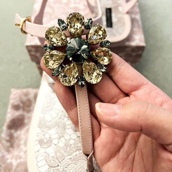 ❌❌SOLD❌❌Dolce & Gabbana sandals 37 (6.5-7) - Picture 2 of 8